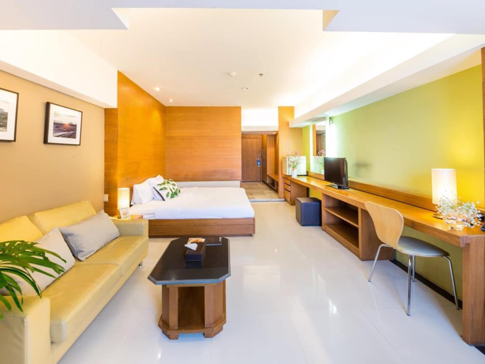 Laemtong Serviced Apartment Сирача Экстерьер фото