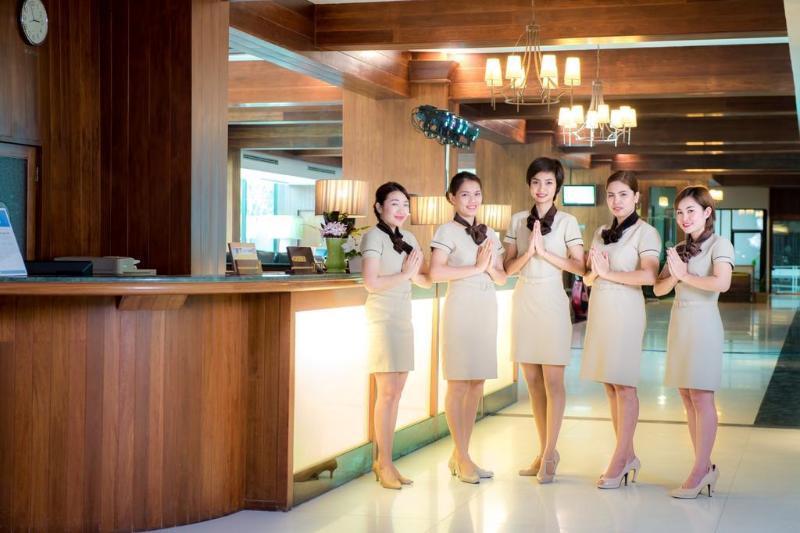 Laemtong Serviced Apartment Сирача Экстерьер фото