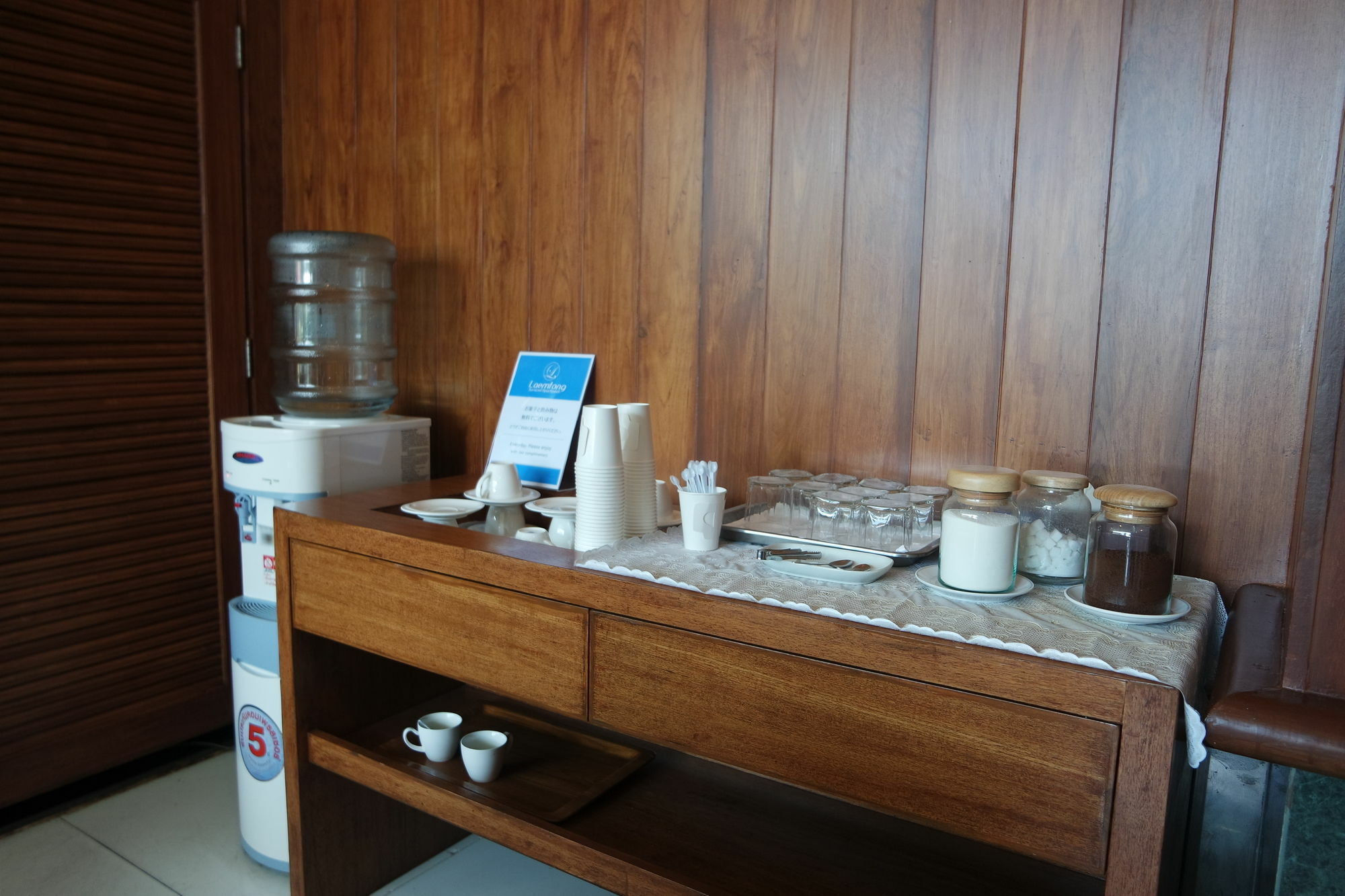 Laemtong Serviced Apartment Сирача Экстерьер фото
