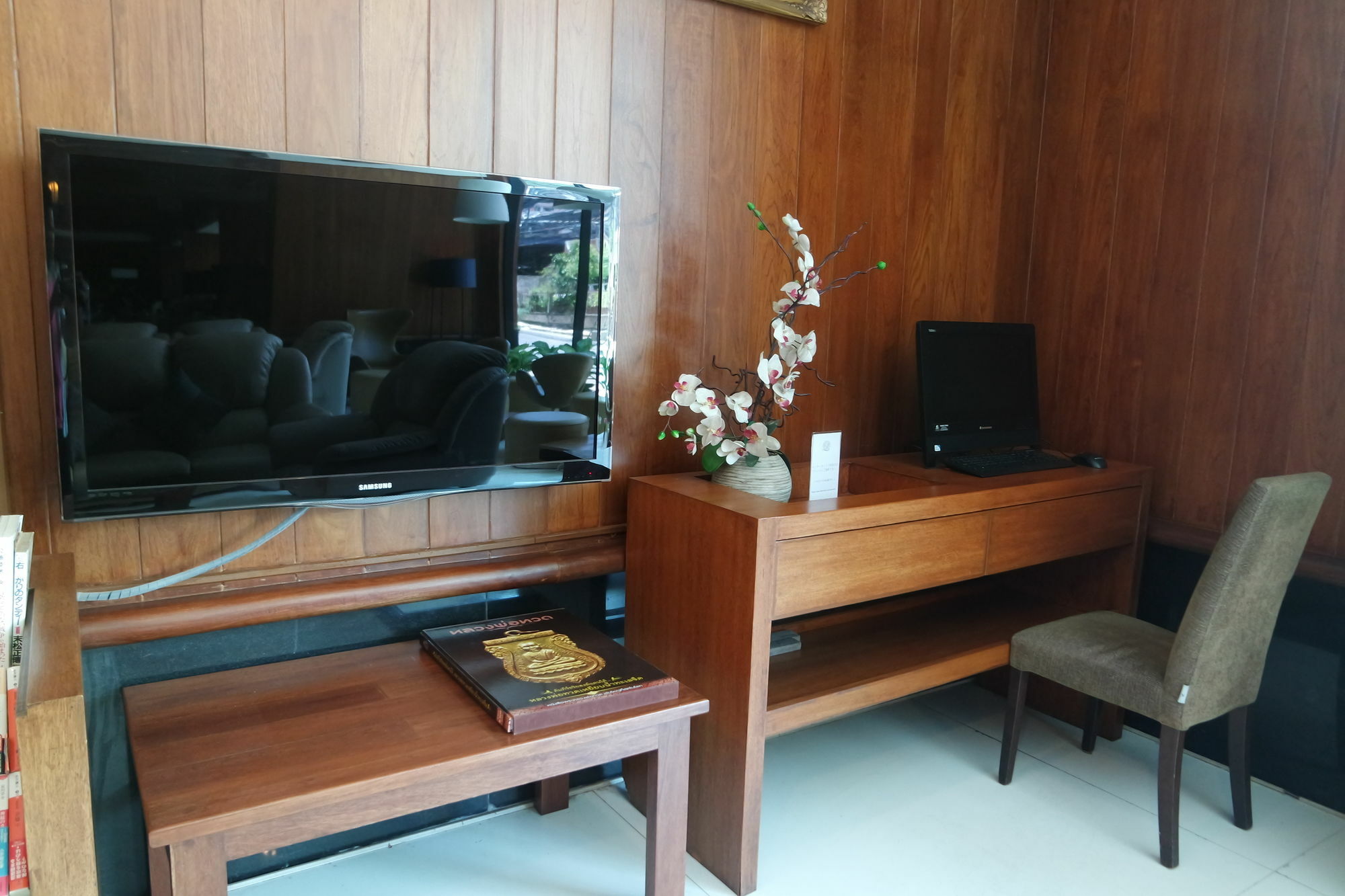 Laemtong Serviced Apartment Сирача Экстерьер фото